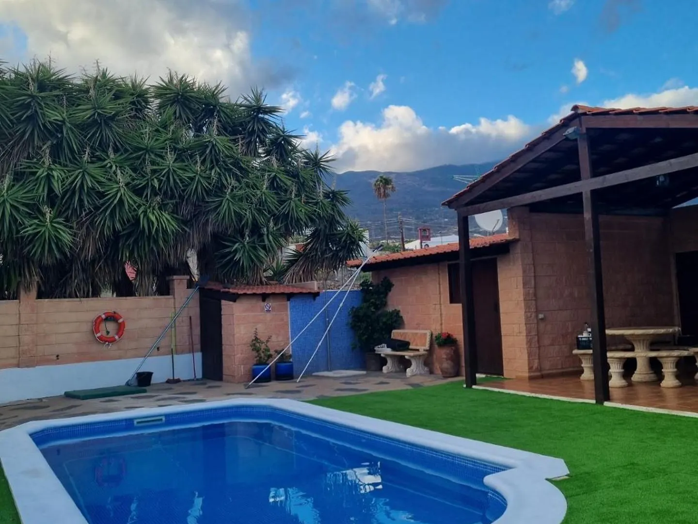 Casa La Molineta contacts